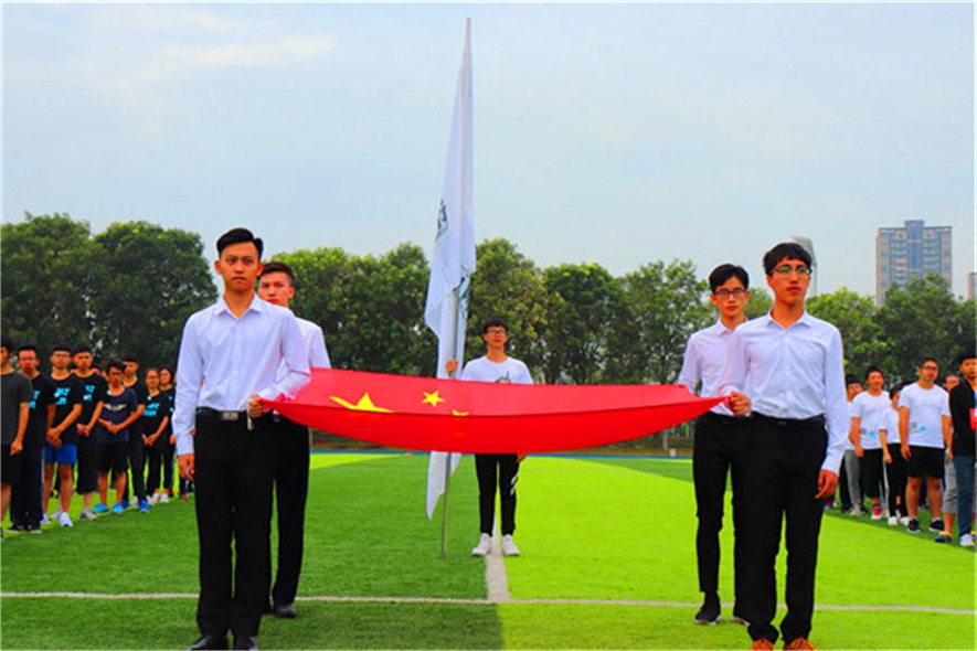 护送国旗.JPG